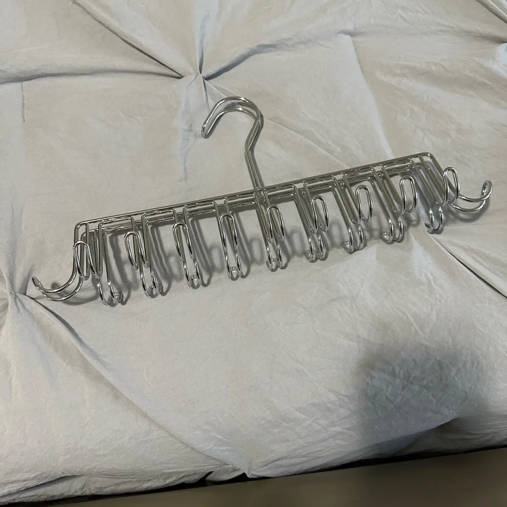 Metal Tank Top Hanger
